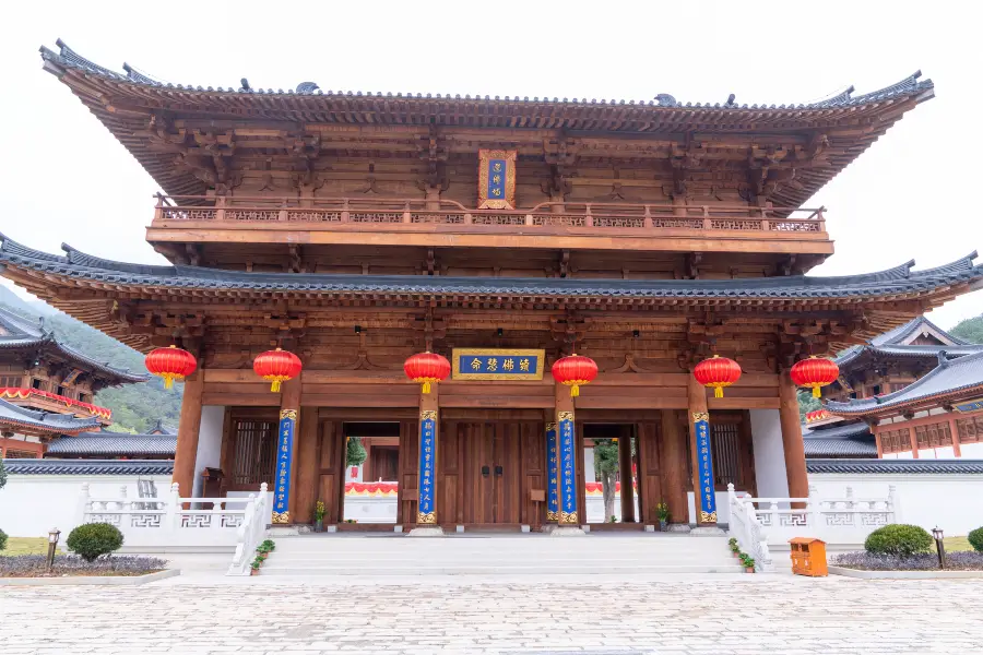 Qishan Wanfo Temple （South Gate）