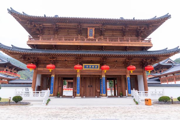Qishan Wanfo Temple