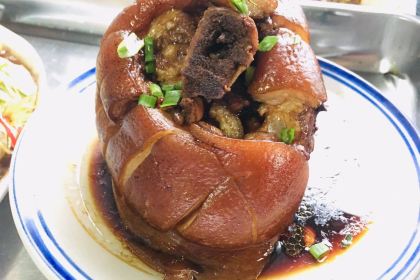 Baodaofengdonglixia Farm Family Resort