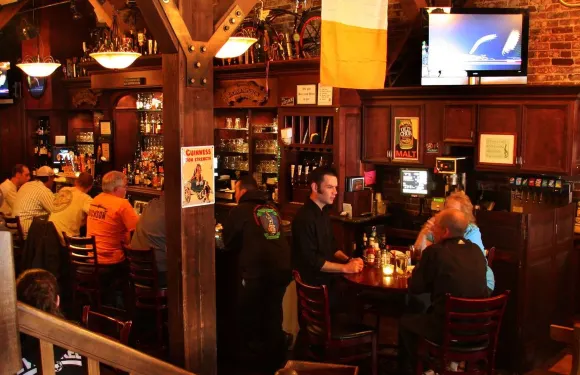 4 Daughters Irish Pub