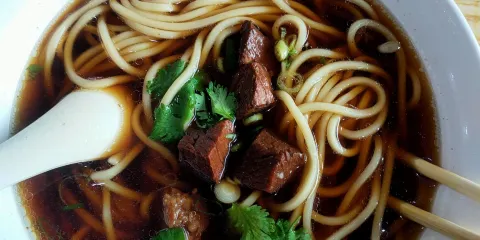 美國加州牛肉麵(公園店)