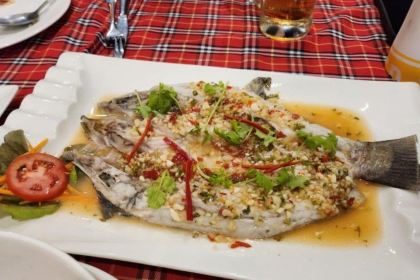 Little Boat Seafood Restaurant