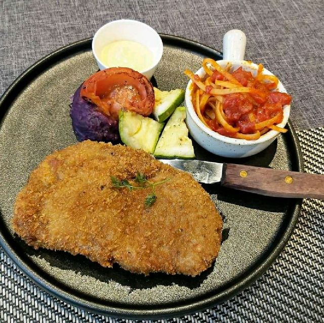  【特式足球主題西餐廳 - Lockeroom Dining 】