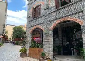 Yulin Palace