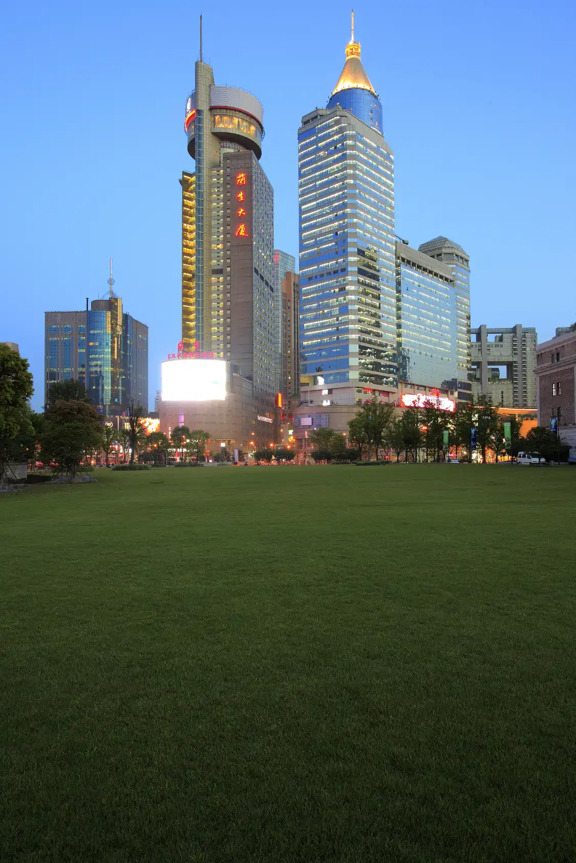 Hotels near Gucheng Park