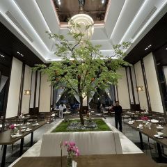 THE PENINSULA OF ROYAL LAKE HOTLES·RESTAURANT User Photo