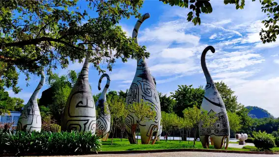 陽朔世外桃源+象鼻山+獨秀峰王城設施+東西巷一日遊【獨立包團】