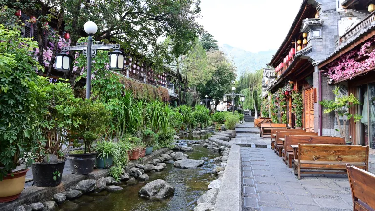 玉竜ナシ族自治県イン(INN)