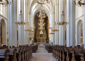 Cheap return flights to Vienna