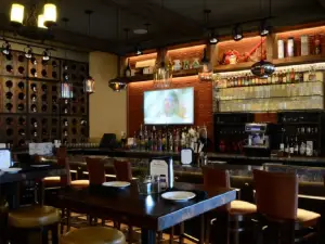 Guido's Pizzeria and Tapas
