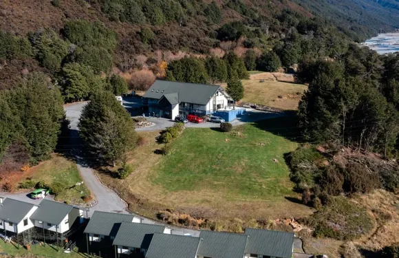 The Crafty Moa Restaurant & Bar