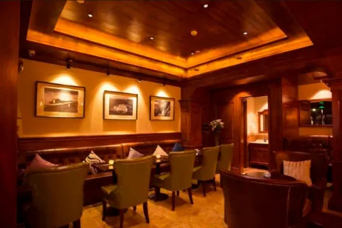 Evolution Cocktail Bar（月湖盛園店）