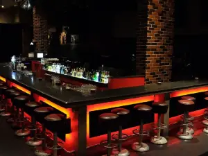 COLORS PUB & RESTAURANT