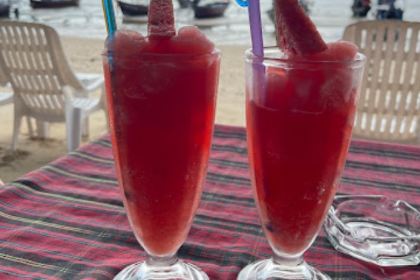 Reua Thong Bar & Restaurant