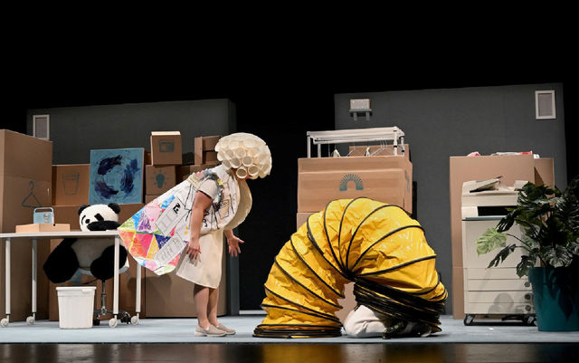 HKPAX: L'Arriere Scene's Caution: Fragile | Hong Kong