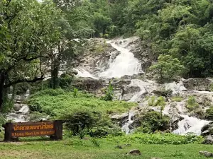 Khlong Nam Lai Waterfall