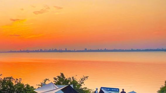 hong shi ju gong yuan - guan jing tai