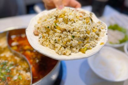 德林酸菜鱼火锅(南丹店)