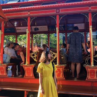 🚋글렌데일 Americana 아메리카나 몰 트롤리🚋

LA에는 몰에서 트롤리를 운영하는 곳이 몇군데 있어요!
LA그로브 몰처럼 글렌데일 아메리카나 몰에서도 트롤리를 운영하는데요! 제가 이걸 타봤어요! #미국여행 에서 트롤리같은 느낌의 열차를 참 많이 타본가같아요!

무료이고 일정시간에 따라 서틀느낌으로 계속옵니다!❤️

그로브몰에 있는 트롤리는 2층이고 아메리카나의 트롤리는 더 고풍스럽고 운치 있는 느낌으로 두 가지가 달라요!☺️

트롤리 타는곳에 운영 요일과 시간이 표시되어 있어요.

대체적으로 오후2시부터 6시 45분까지만 운영하지만
3시45분부터 4시 30분까지는 휴식시간으로 운영하지 않아요!!!

글렌데일몰로 쇼핑가실 계획이 있다면 꼭 타보기!

 #겨울여행 #맛집탐방 #안전여행 #크리스마스 #연말여행 #겨울음식 #겨울을거닐다 #눈오는날엔 #la여행 #글렌데일몰


#겨울여행#맛집탐방#안전여행#해피뉴이어#도시여행