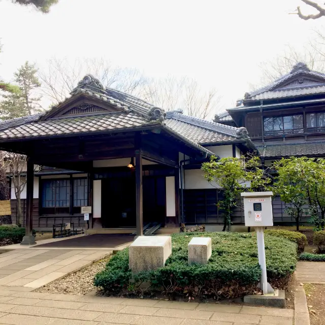 歴史的な建造物がある江戸東京たてもの園