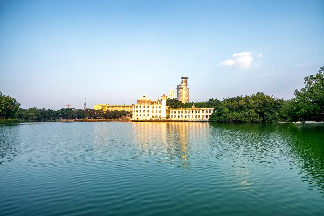 Hotels near Liuhua Lake Park