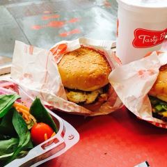 Tasty Burger 여행 사진