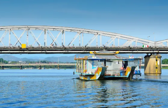 香江遊覽（Toa Kham船碼頭）門票 + 越南傳統歌唱表演大小同價