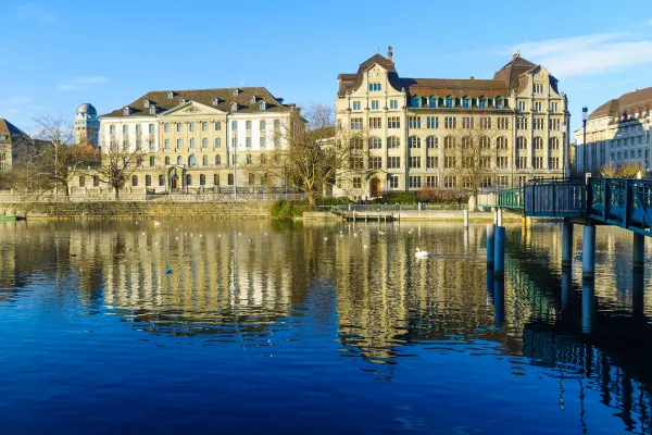 Vé máy bay giá rẻ của Discover Airlines đi Zurich