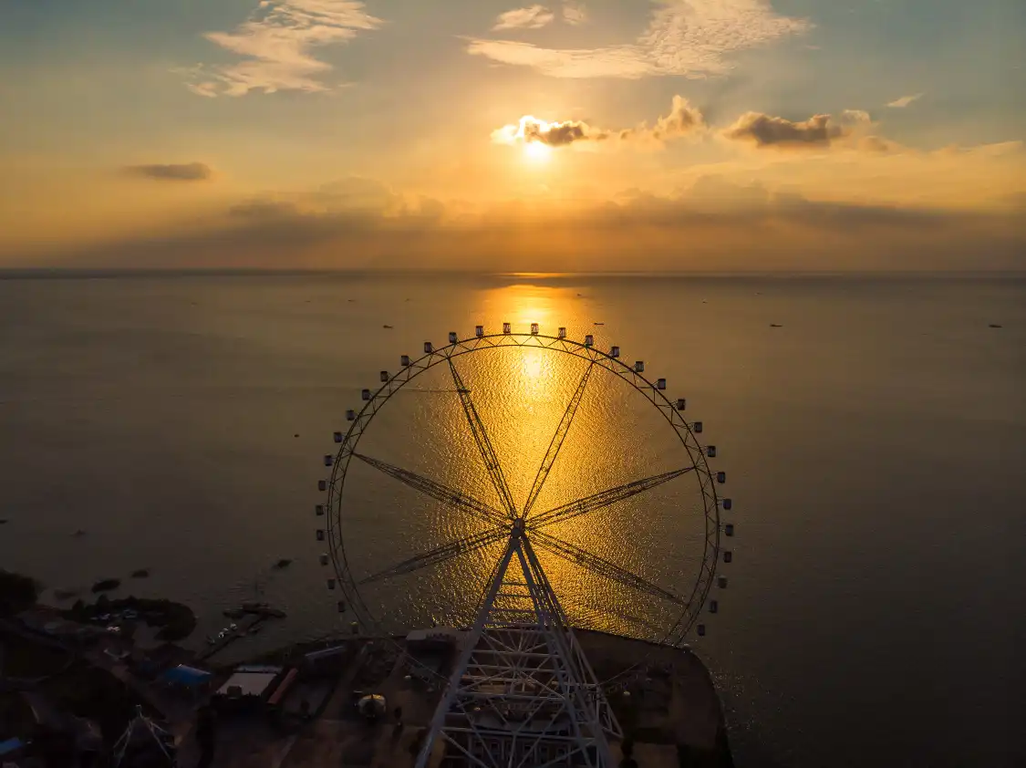 Hotels near Willow Lake Ferris Wheel
