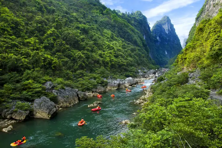 Hotels near Libo Shuichun River Rafting