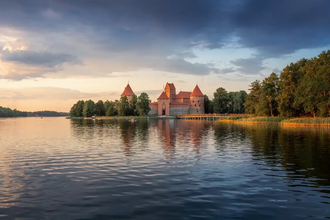 Hotels near Lake Galvė