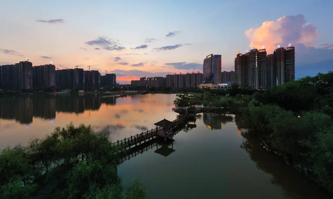 Hotels near Binyang Fenghuanghu Park