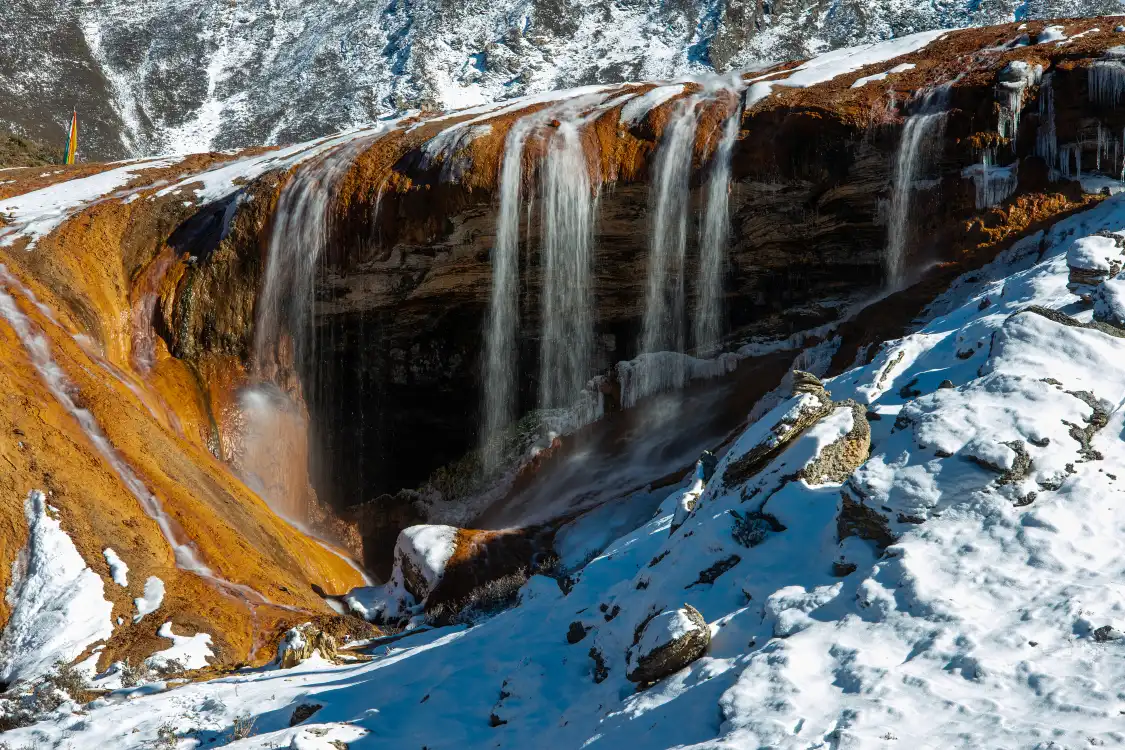 Hotels near Quanhua Shoal