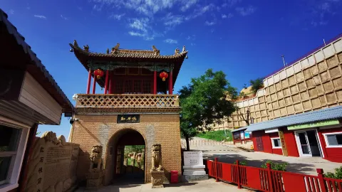 Red Stone Gorge attraction in Yulin