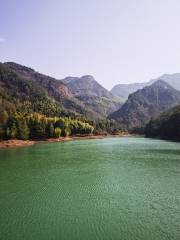 Xunv Lake