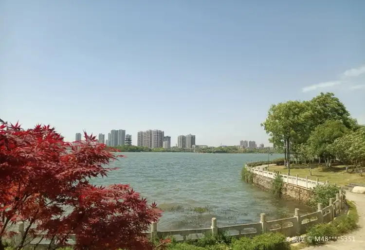 Hotels near Erqiao Park