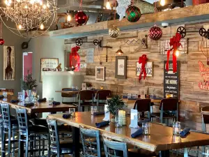 Cozy's Café & Pub