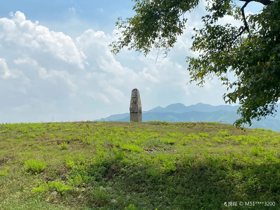 Hotels near Donggou Ancient Tombs Group