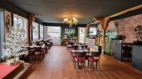 LUJO Seecafé & Restaurant am Baldeneysee in エッセン