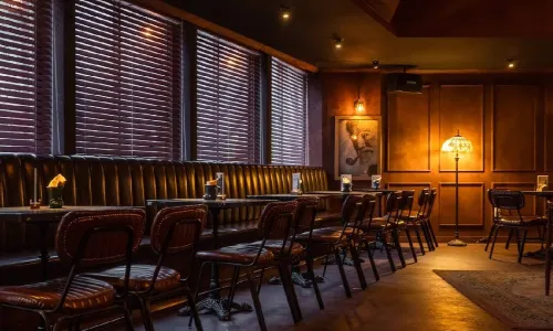 PETERS PUB