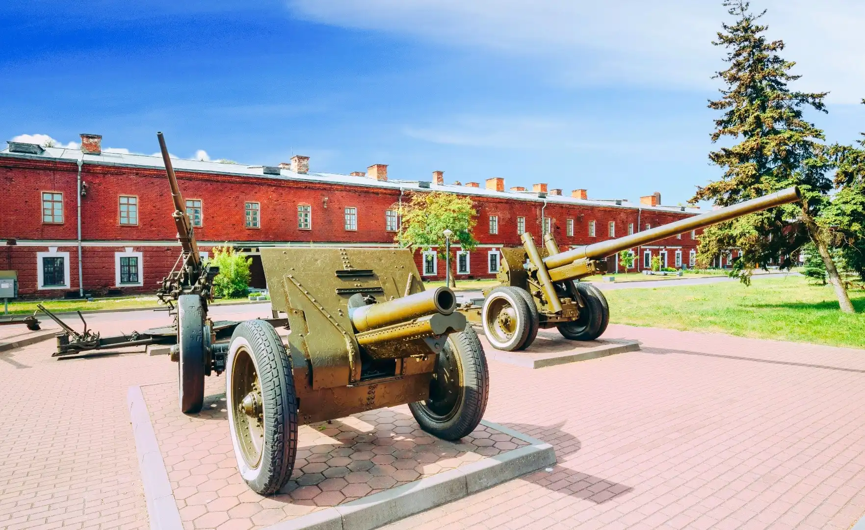 Hotels near Brest Fortress