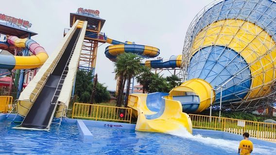 Aiqinhai Water Amusement Park