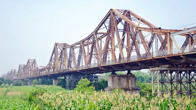 Long Bien Bridge
