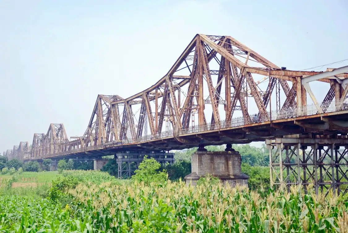 Hotels near Long Bien Bridge