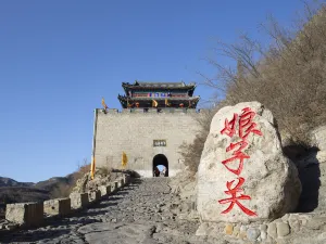 Women Soldiers Pass Scenic Area