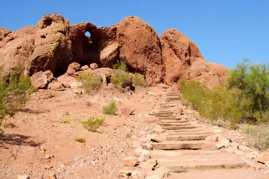 Hotels near Hole in the Rock