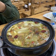 阿妈野生菌土鸡腊排骨·蒸汽石锅鱼 User Photo