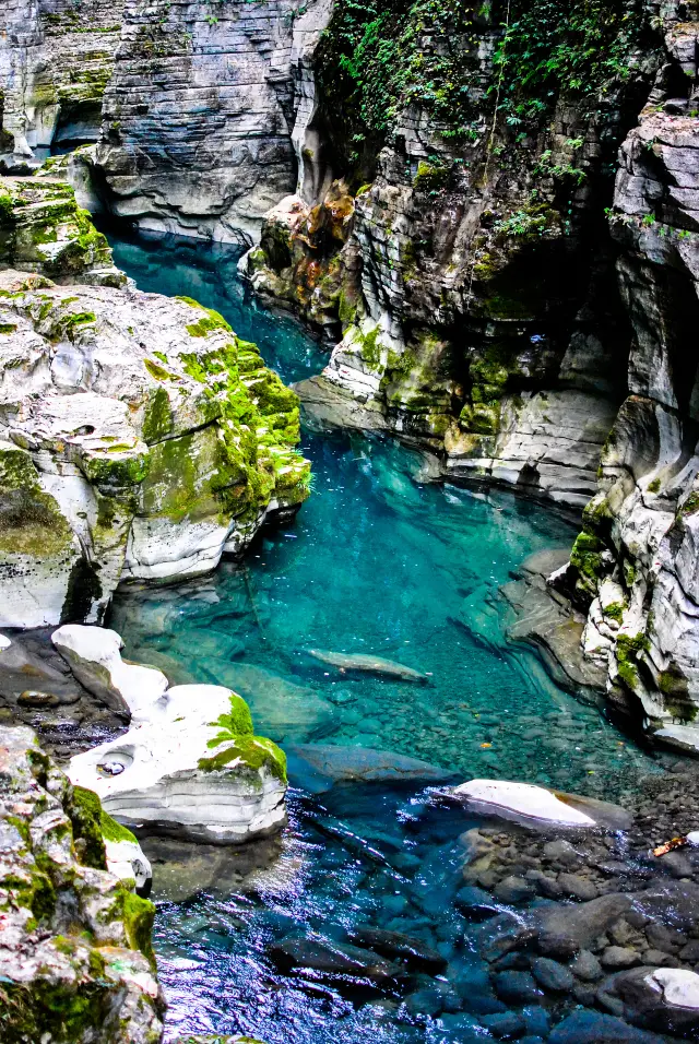 Enshi Tujia and Miao Autonomous Prefecture Hiking