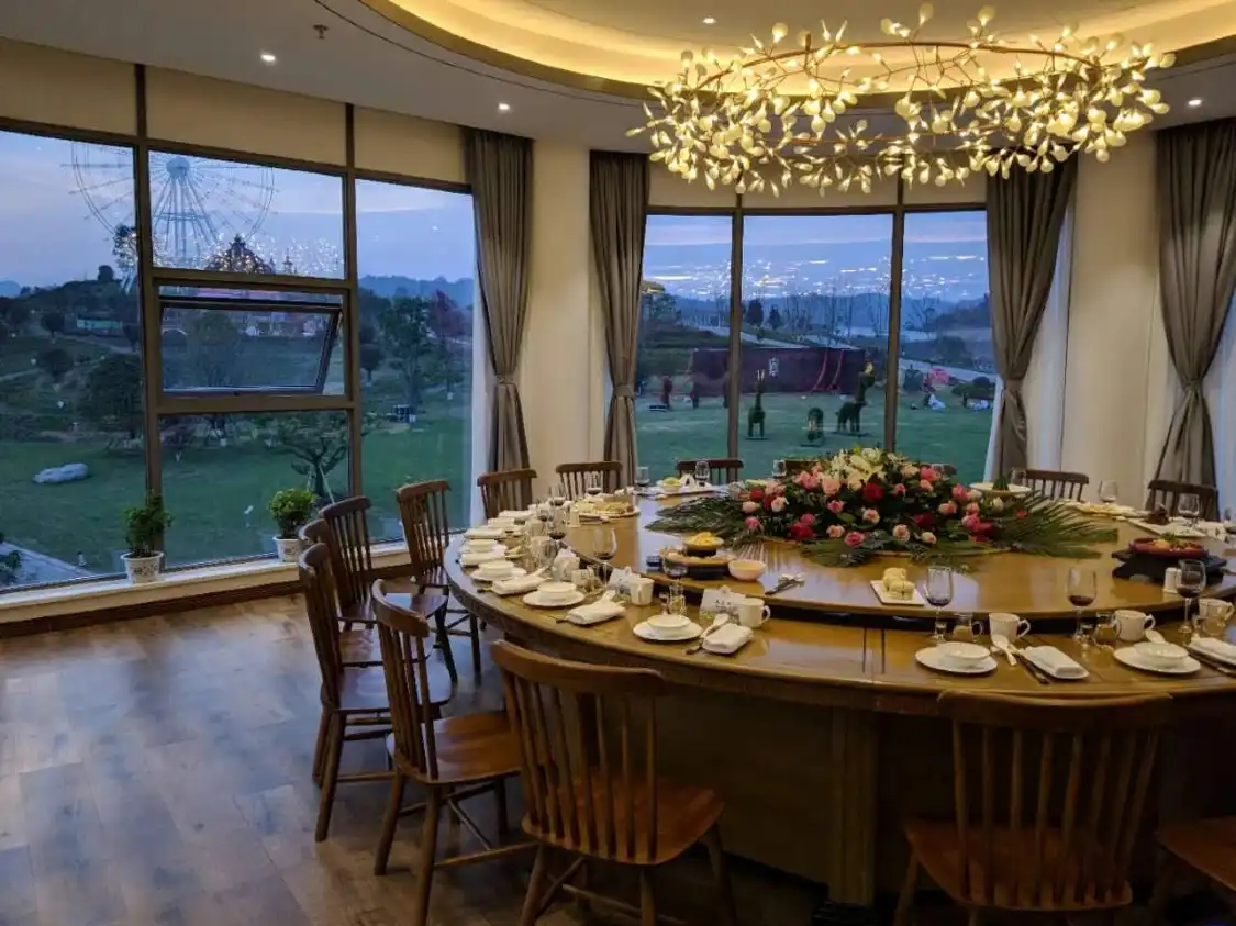 Hotels near World Jasmine Expo Park