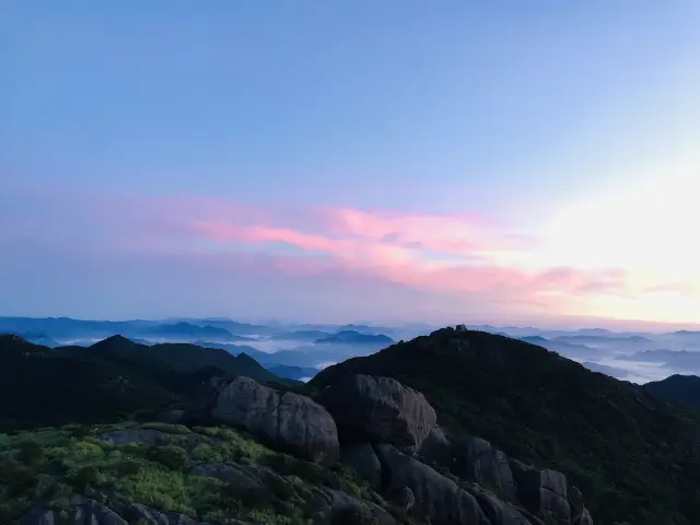 Sunrise Sightseeing in Dehua
